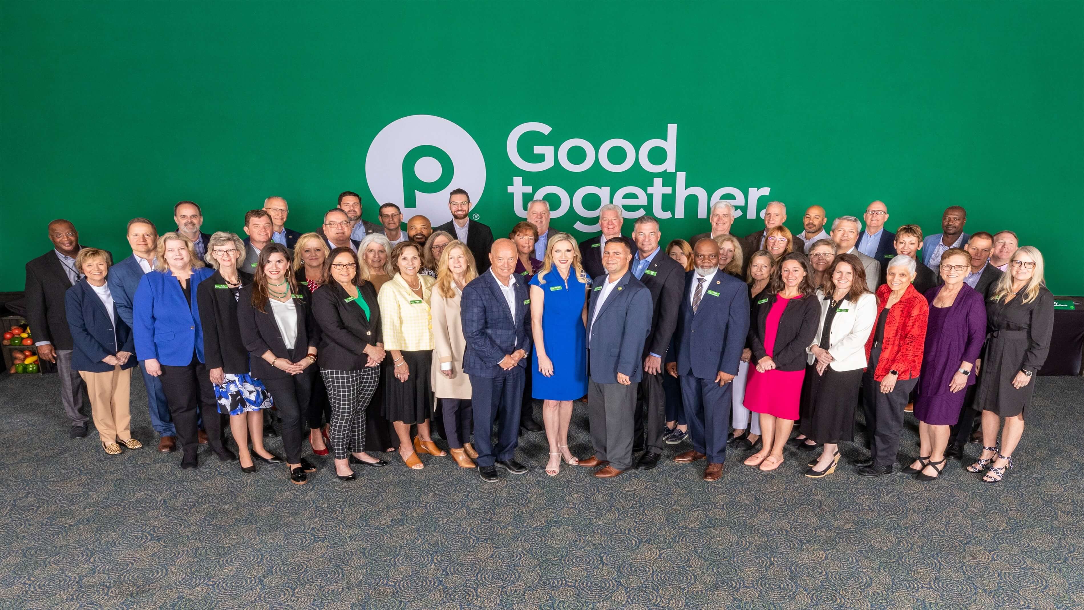 Publix leaders, representatives from 35 Feeding America member food banks across the Southeast and special guests pose together during Publix’s inaugural hunger summit