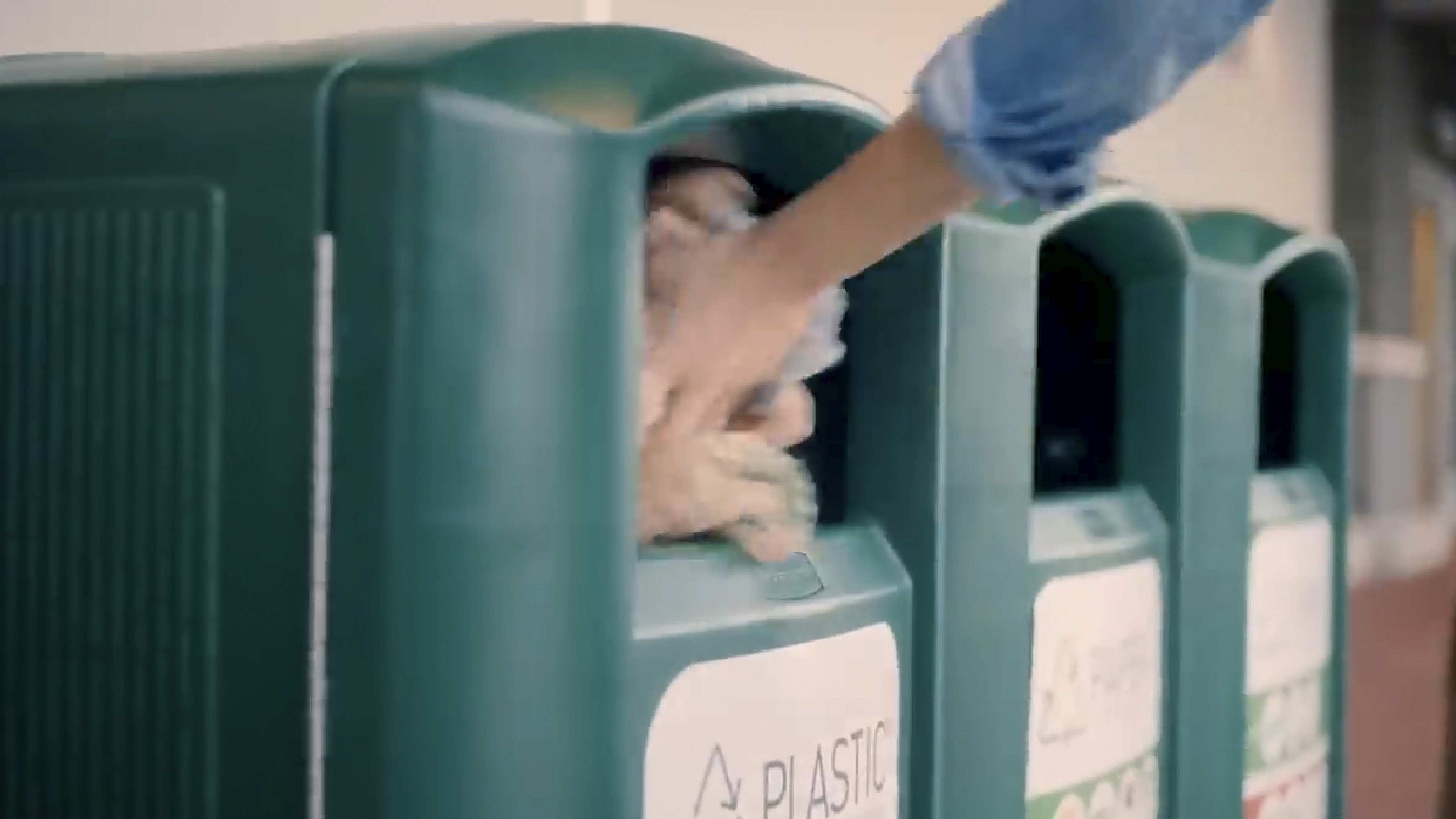 Plastic bag recycling and reduction. Publix Corporate Social