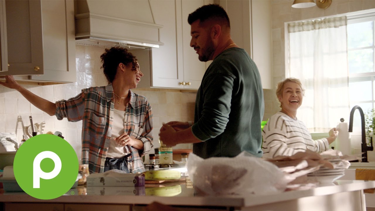 familia en la cocina